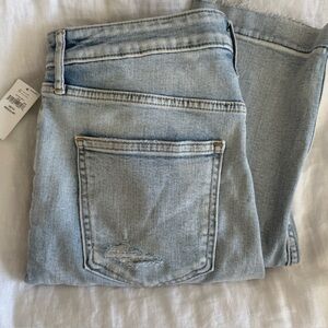 *NWT* GAP Women’s Sky High Rise Vintage Slim Jean, Size 30